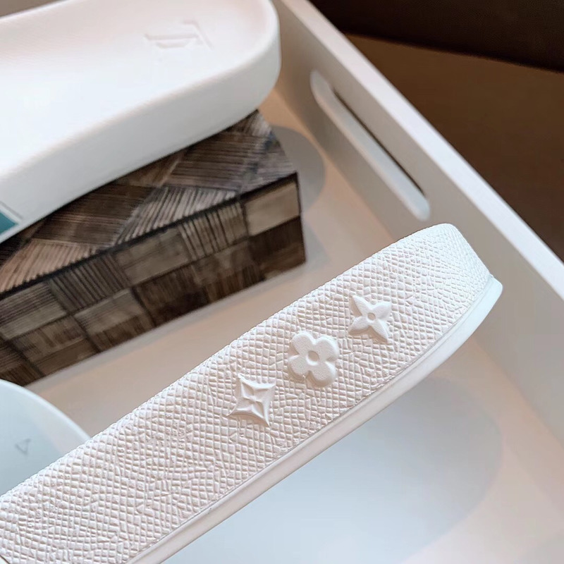 l**is V*t*n waterfront mule sandals in pink