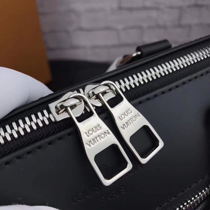 l**is V*t*n shoulder bag in brown