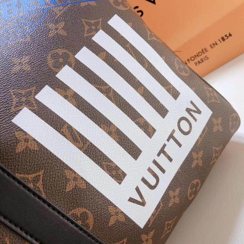 l**is V*t*n luminous liberty luggage in brown