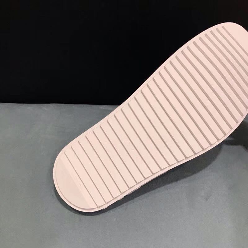 l**is V*t*n luminous classic pattern men