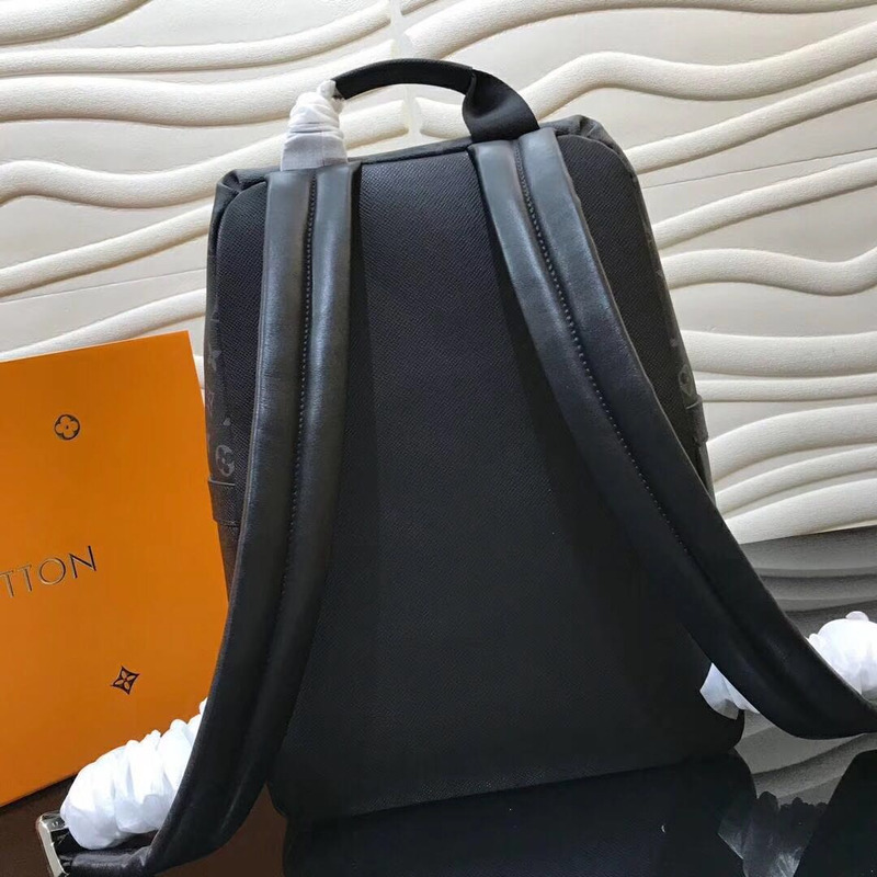 l**is V*t*n discovery backpack pm
