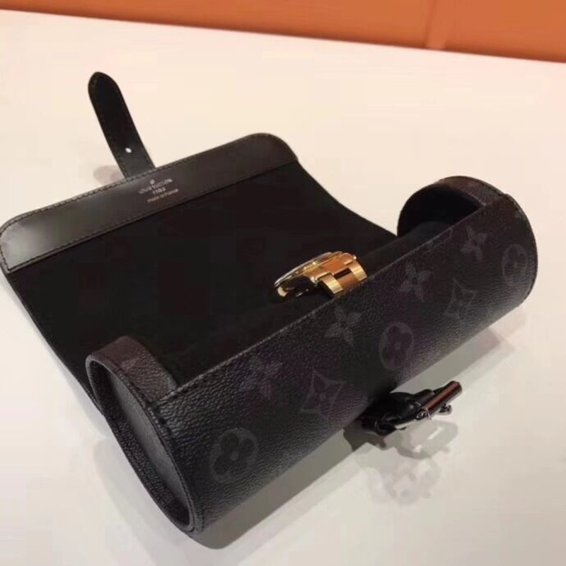 l**is V*t*n watch box