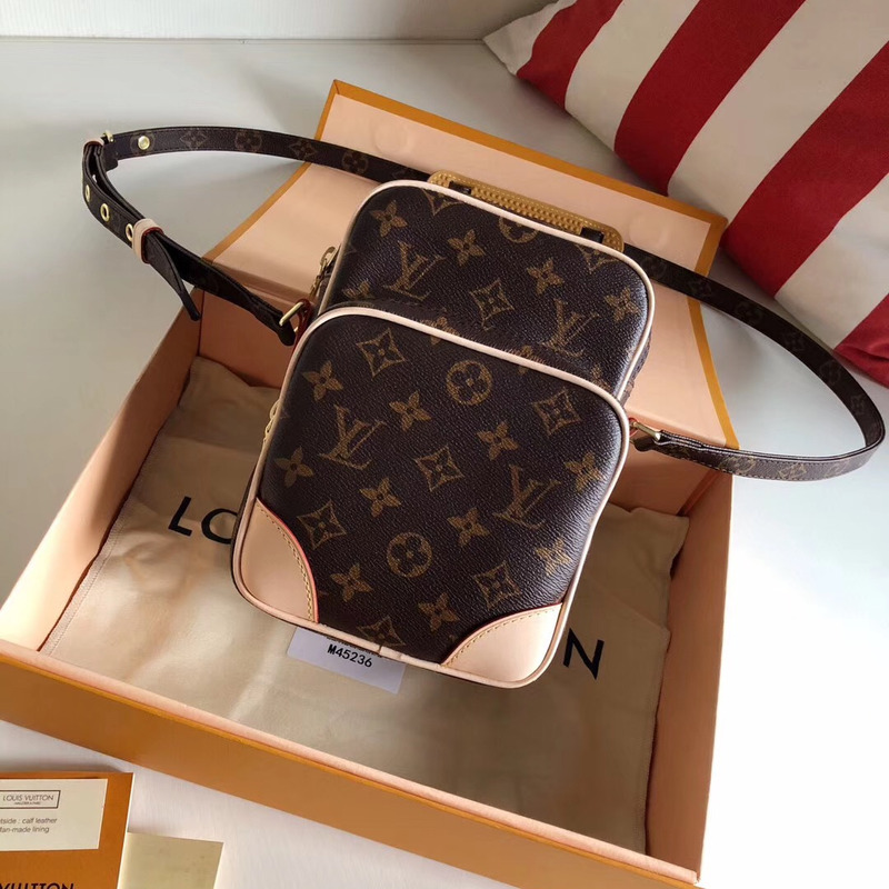 l**is V*t*n leather belt bag