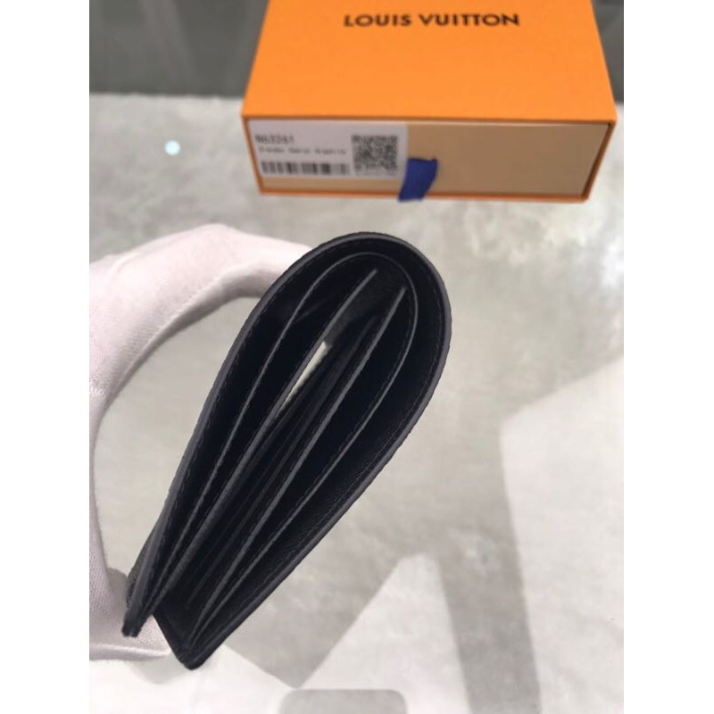 l**is V*t*n damier wallet