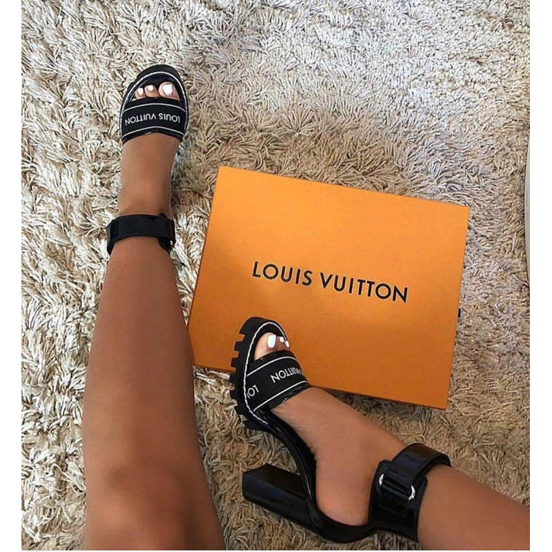 l**is V*t*n star trail sandal 1a3y22