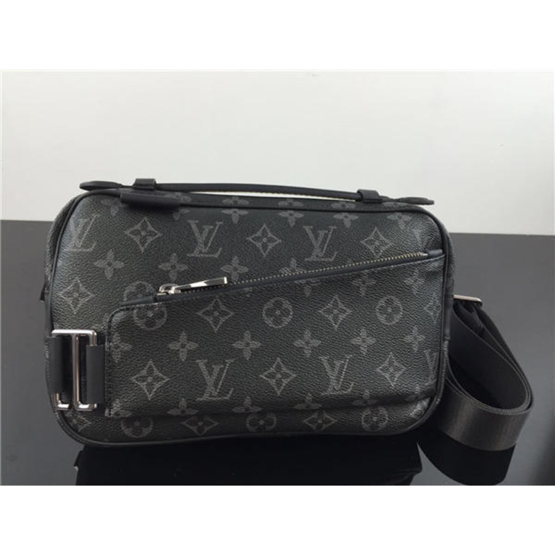 l**is V*t*n black monogram bumbag explorer