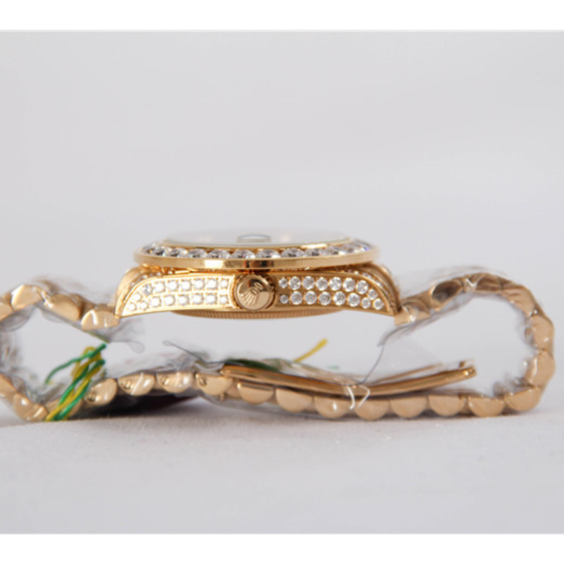 high quality rolex day-date Di*m*nd bezel and red Di*m*nd watch